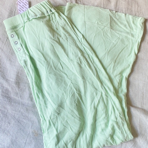 URBAN OUTFITTERS flowy, mint, wide leg beach pants - Picture 2 of 3